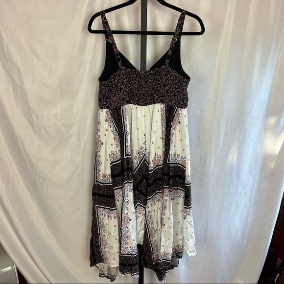 Torrid Floral Challis Handkerchief Dress, size 00 (10) - Picture 5 of 9